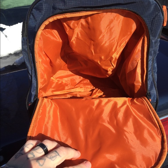 Timberland Duffle Bag On Wheels - Picture 3 of 8